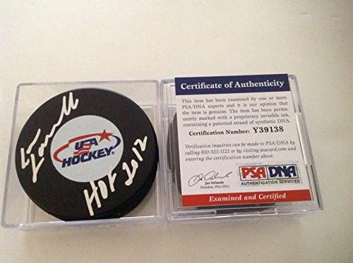 Hof Lou Lamoriello potpisao je američki hokejaški pak s autogramom U. S. A.-A-NHL pak s autogramom