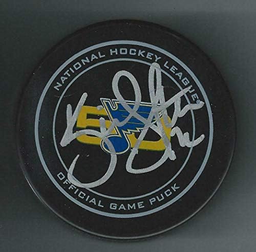 Kevin Shattenkirk potpisao je službeni pak za 50. godišnjicu St. Louis Blues - NHL Pak s autogramima