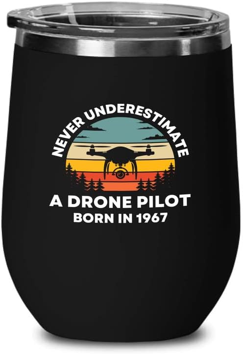 Drone Pilot crno vino 12oz - Pilot dronova rođen 1967. - Drone Pilots Aviation RC Quadcopter operator Airlines Prevrćući